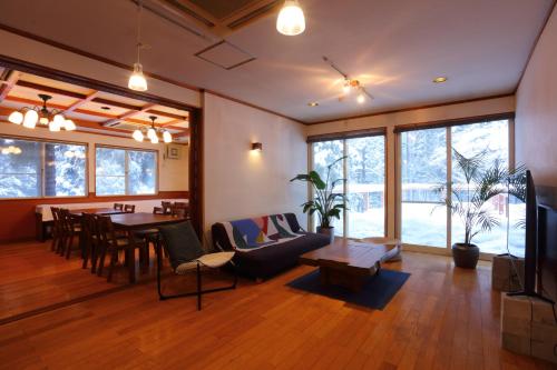 Shared lounge/TV area, Hakuba Third Place Lodge in Hakuba
