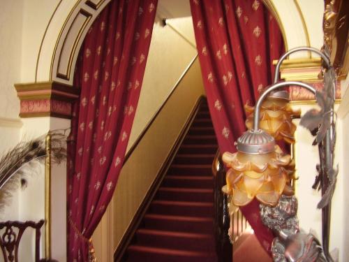 Hol, The Grand On Macfie in Devonport