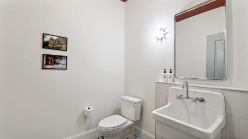 The Mary Beth Hotel & Gallery