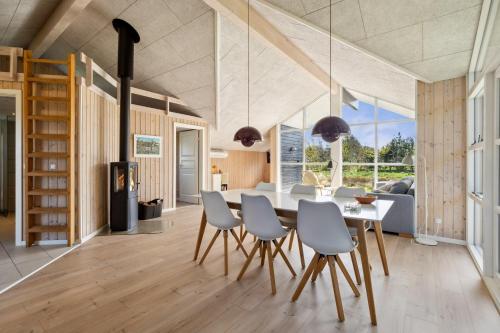A szálláshely kívülről, Modern Holiday Home From 2017, Located At Lild Strand in Norklit