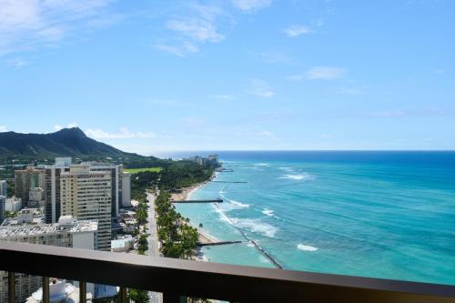 Hyatt Regency Waikiki Beach Resort & Spa - image 8