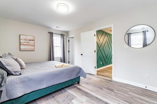 Durham home 15 away from RTP w king bed and free wifi Durham home 15 away from RTP w king bed and free wifi