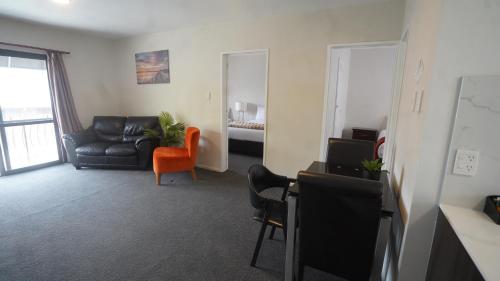 Two-Bedroom Apartment image 5
