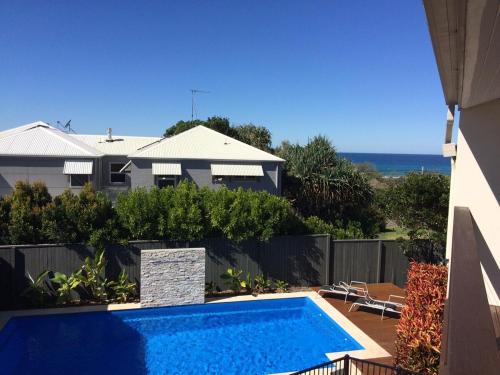Little Gem in Peregian Beach - walking distance to beach with pool, Peregian Beach (foto 2)