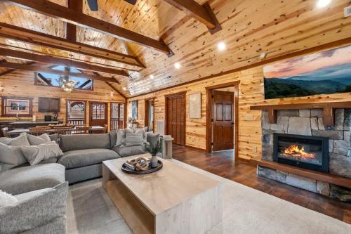 Hillside Retreat in Sevierville, USA