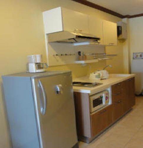 Patong Karlssons Hotel - image 5