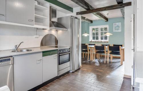 Konyha, Gorgeous Home In Ulfborg With Sauna in Ohuse