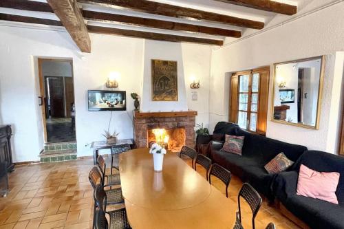 ทางเข้า, Spacious House Tortosa + Pool in ตอร์โตซา