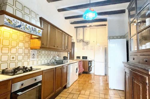 ทางเข้า, Spacious House Tortosa + Pool in ตอร์โตซา