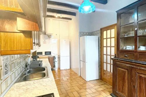 المنظر الخارجي, Spacious House Tortosa + Pool in تورتوسا
