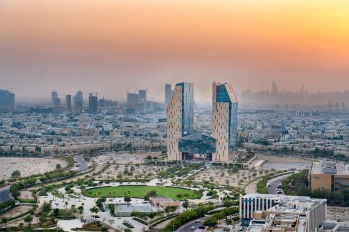 637672209 Holiday Inn & Suites - Dubai Science Park by IHG