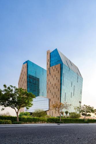 637672210 Holiday Inn & Suites - Dubai Science Park by IHG