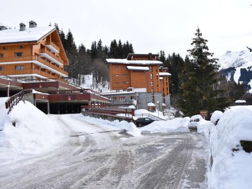 Appartement 4 pièces pour 6 pers, parking et balcon à Méribel - FR-1-180-652 (Appartement 4 pieces pour 6 pers, parking et balcon a Meribel - FR-1-180-652) in โมเรล