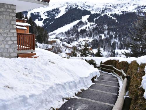 Appartement 4 pièces pour 6 pers, parking et balcon à Méribel - FR-1-180-652 (Appartement 4 pieces pour 6 pers, parking et balcon a Meribel - FR-1-180-652) in โมเรล