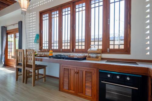 Kitchen, Alama Sea Village Resort in Ba Kantiang Bay