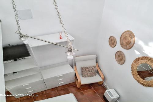 Studio in Barbate with wonderful city view furnished terrace and WiFi 300 m from the beach - image 8