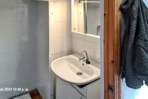 Studio in Barbate with wonderful city view furnished terrace and WiFi 300 m from the beach - image 12