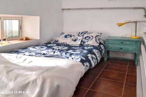Studio in Barbate with wonderful city view furnished terrace and WiFi 300 m from the beach - image 4