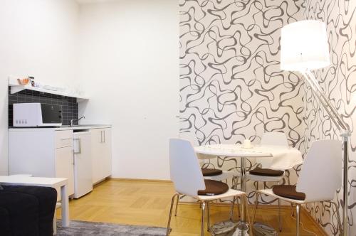 Atrium Apartments - image 3