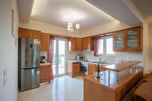 Facilities, Nereid Villa, with Heated Pool & SpaWhirlpool, BBQ, By ThinkVilla in Lappei