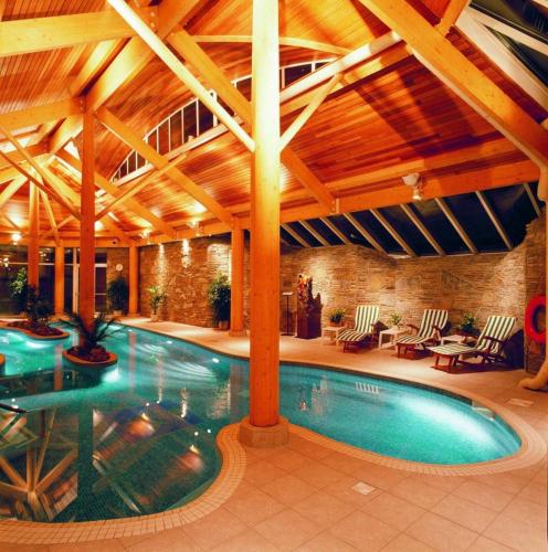 Swimming pool, Luxury 4 bed holiday home in Sheen Falls Kenmare in Knockduragh