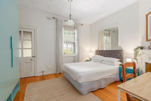 Quaint 3-Bed Heritage Home in the Heart of Sydney - image 13