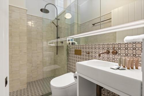Quaint 3-Bed Heritage Home in the Heart of Sydney - image 11