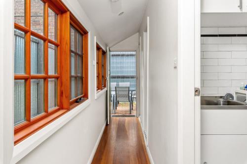Quaint 3-Bed Heritage Home in the Heart of Sydney - image 12