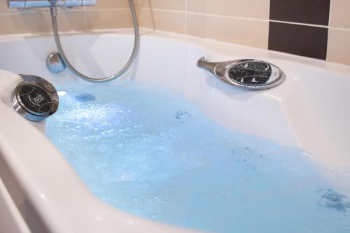 Double room, superior, hydromassage bathtub