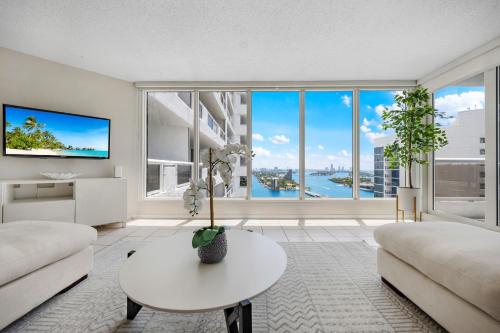 DoubleTree by Hilton Grand Hotel Biscayne Bay - 전망