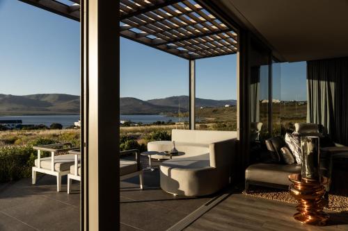 Benguela Cove - Milk and Honey - image 3