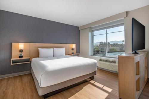 Hyatt Place Riverside Downtown - image 12