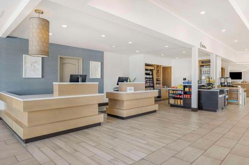 Hilton Garden Inn Colorado Springs Airport - image 9
