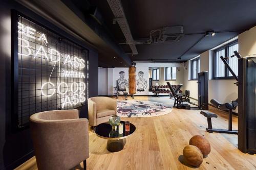 me and all hotel hannover - image 11