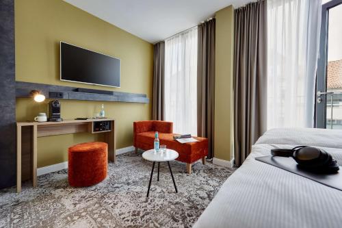 me and all hotel hannover - image 8