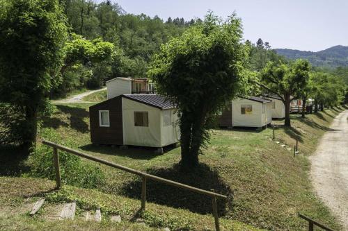 2 bedrooms, 4 beds