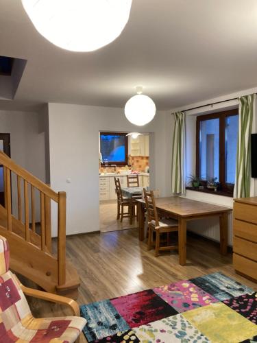 Iekārtas, Kankalin vendégház (Kankalin vendeghaz) in Cotormani