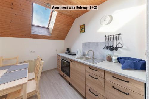 2 twin beds, 1 sofa bed