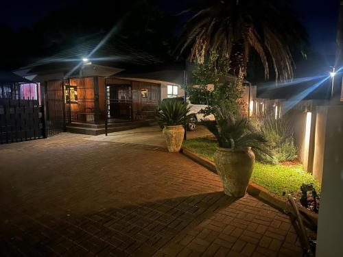 Ieeja, Seven Olives Guest Rooms in Tabazimbi