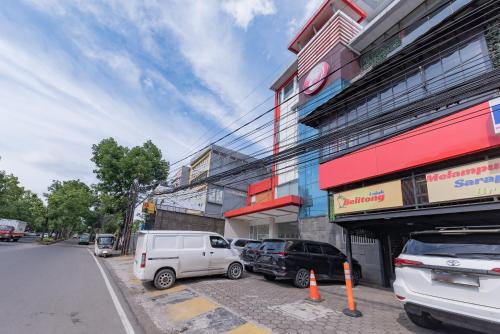 Exterior view, Sans Vibes Diemdi Kiaracondong Bandung in Kiaracondong