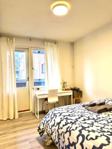 Cozy Room with Private Balcony in Prime location, Helsinki (photo 10)
