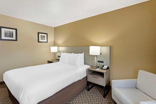 Comfort Inn & Suites Carneys Point - image 11