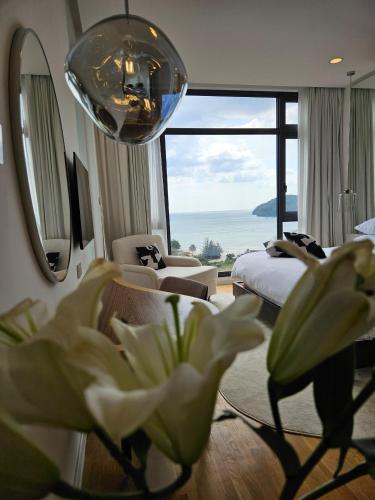 Seaview 2-Bedroom Apartment (Shared Rooftop Pool) image 8