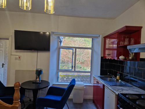 Cosy Cork Studio - cosyincork 4