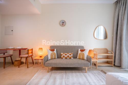 RH- Modern studio walk away from Burj khalifa and Dubai Mall, Dubaj (zdjęcie 5)