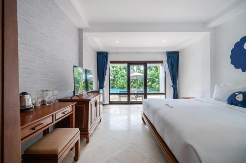 room detail thumbnail 1