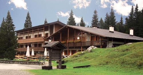 Rifugio Escursionistico Tita Piaz