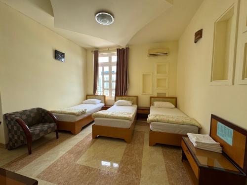 Triple - 3 Single Beds