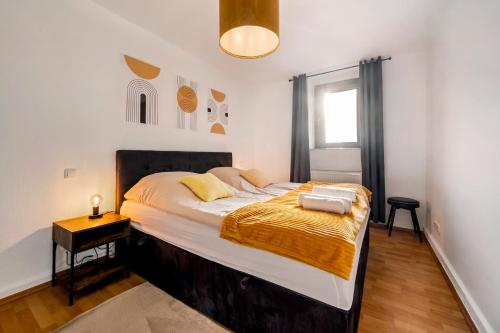 Cosy & Central, 500m from Main Station, Perfect for Work & Stay in Wiesbaden, Deutschland