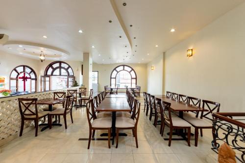 Hùng Phong Hotel - Near Dalat Market - image 5